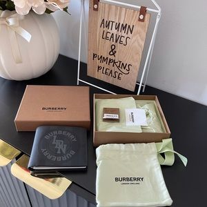 🖤 New Logo Graphic London Check International Bifold Wallet 🖤 I